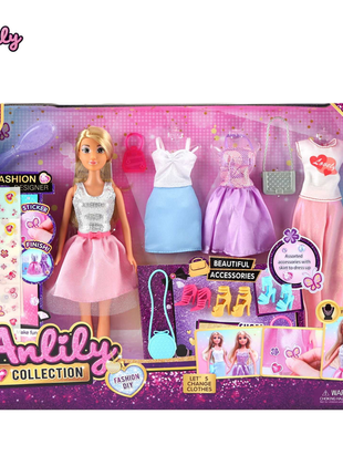 Glamouröse Ankleidepuppe mit Modezubehör